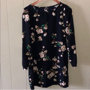 🌸 LULUS long sleeve shift dress!